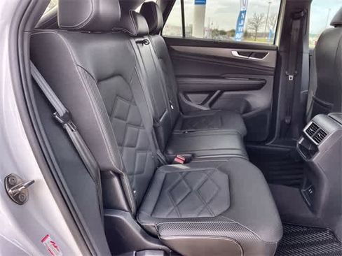Used 2024 Volkswagen Atlas Cross Sport SE image 14