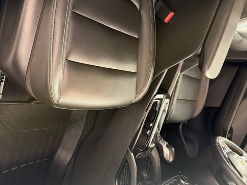 Used 2021 Chevrolet TrailBlazer LT w/ Premium Seating Package FWD image 24
