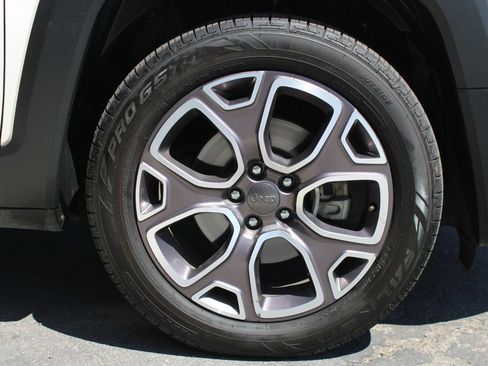 Used 2017 Jeep Renegade Limited FWD image 6