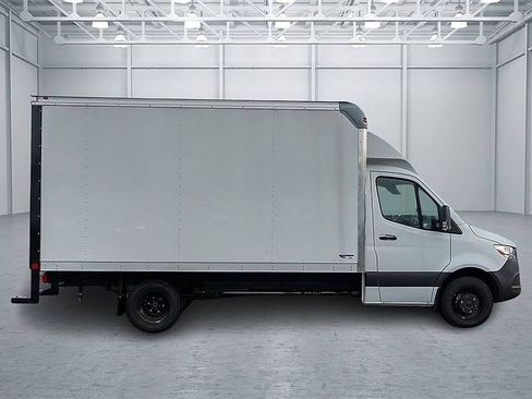 New 2024 Mercedes-Benz Sprinter 4500 image 3