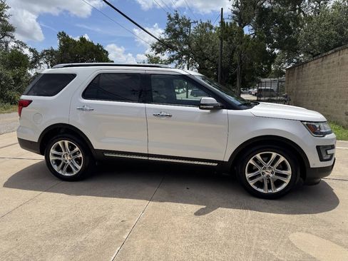 Used 2016 Ford Explorer Limited w/ Equipment Group 301A FWD image 16