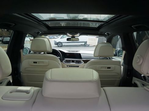 Used 2020 BMW X5 xDrive40i w/ Executive Package image 19