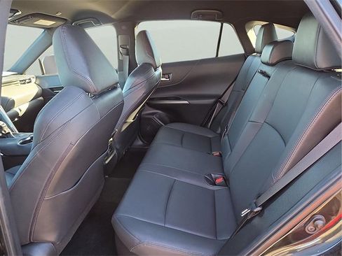 Used 2023 Toyota Venza image 7