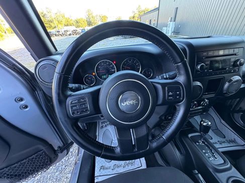 Used 2017 Jeep Wrangler Unlimited Sport w/ Connectivity Group image 16