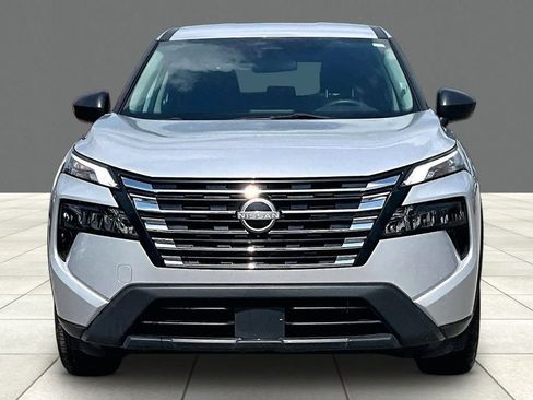 Used 2024 Nissan Rogue S FWD image 3