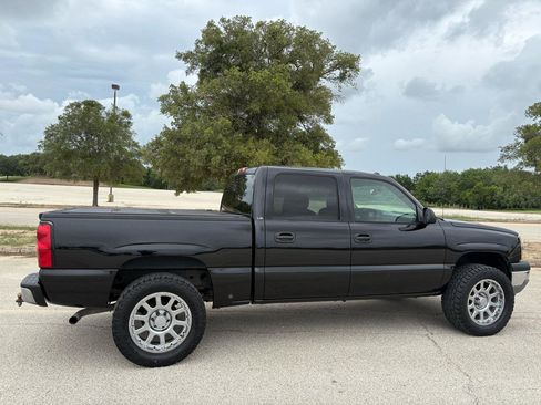 Used 2005 Chevrolet Silverado 1500 LS w/ Safe And Sound Package RWD image 14