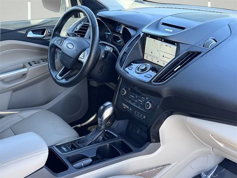 Used 2018 Ford Escape Titanium image 10
