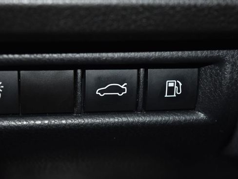 Used 2025 Toyota Camry SE image 18