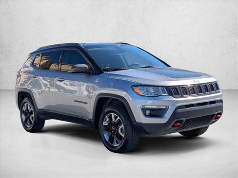 Used 2018 Jeep Compass Trailhawk image 3