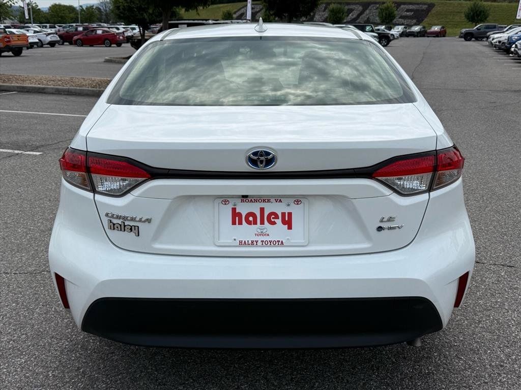 Certified 2025 Toyota Corolla LE FWD image 6