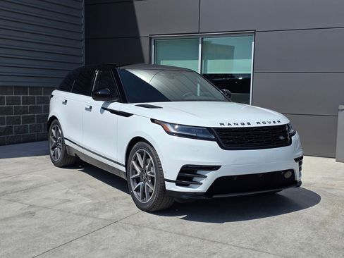 New 2026 Land Rover Range Rover Velar Dynamic SE image 3