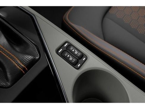 New 2025 Subaru Crosstrek 2.5i Limited w/ Crosstrek Mirror Package image 32