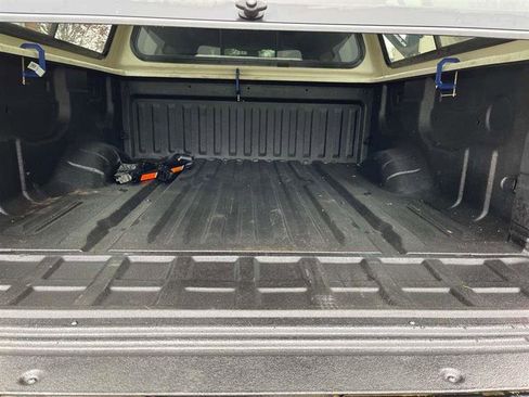 Used 2018 Nissan Titan SV w/ SV Convenience Package image 96