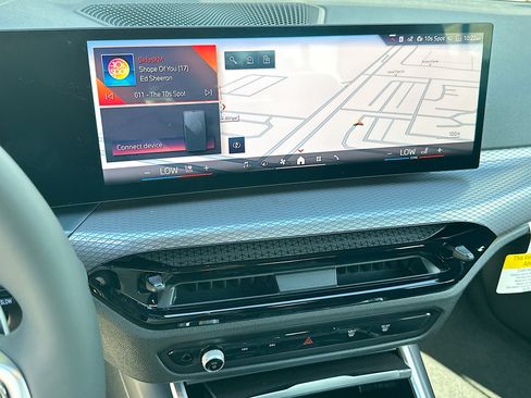 New 2026 BMW 330i Sedan w/ M Sport Package image 10