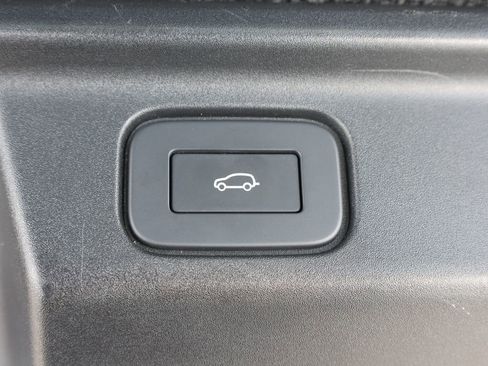 Used 2023 Land Rover Range Rover Long Wheelbase Autobiography image 9