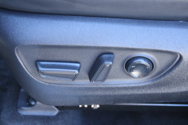 Used 2023 Toyota Highlander Limited FWD image 36