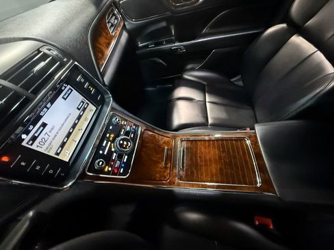 Used 2019 Lincoln Continental Premiere image 82