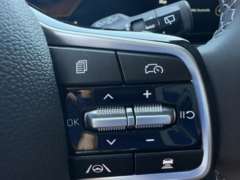 New 2026 Kia Carnival EX FWD image 11