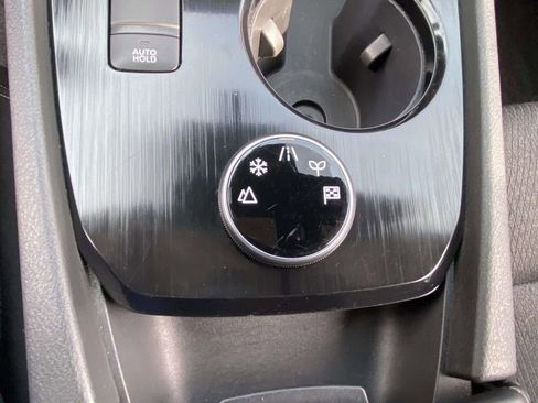 Used 2024 Nissan Rogue SV image 20