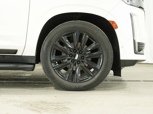 Used 2022 Cadillac Escalade ESV Sport w/ Touring Package image 41