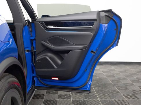 New 2026 Porsche Macan 4 Electric AWD/4WD image 39