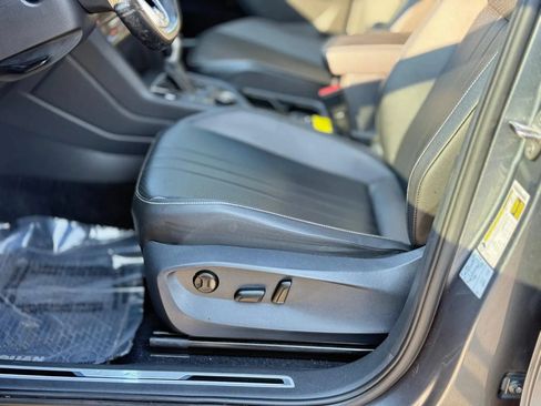 Used 2022 Volkswagen Tiguan SE R-Line AWD/4WD image 10