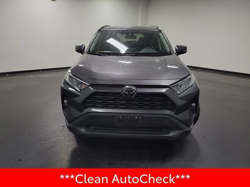 Used 2021 Toyota RAV4 XLE Premium image 3