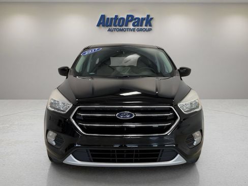 Used 2017 Ford Escape SE w/ SE Cold Weather Package FWD image 2
