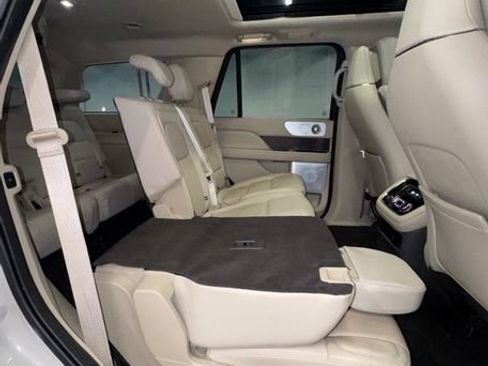 Used 2021 Lincoln Navigator Reserve w/ Luxury Package AWD/4WD image 16