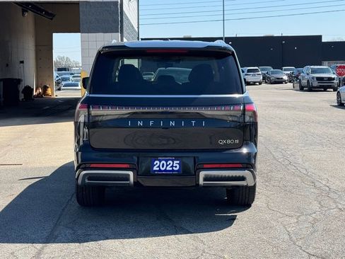 Used 2025 INFINITI QX80 Sensory AWD/4WD image 6