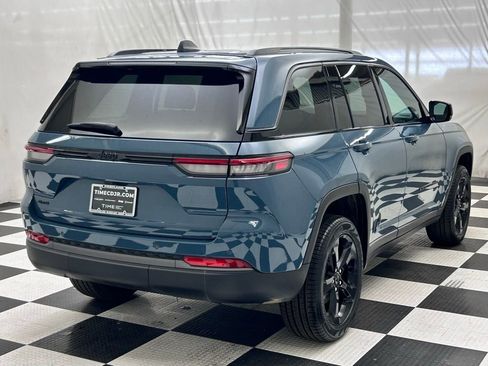 New 2026 Jeep Grand Cherokee Limited w/ Limited Altitude Package AWD/4WD image 7