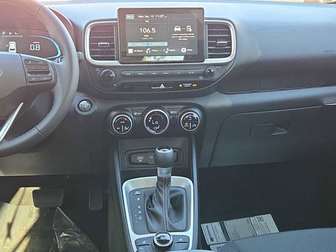 New 2026 Hyundai Venue SEL image 28