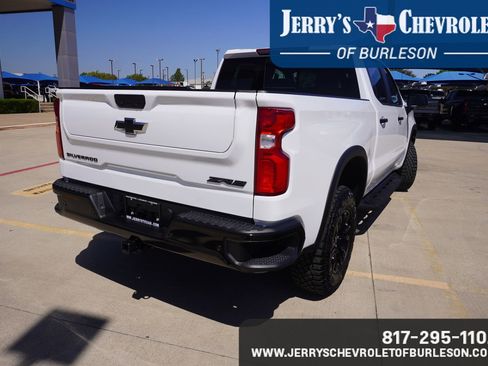 Used 2025 Chevrolet Silverado 1500 ZR2 w/ Technology Package AWD/4WD image 5