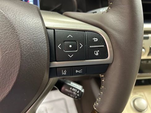 Used 2016 Lexus ES 350 w/ Luxury Package w/Wood Trim FWD image 10