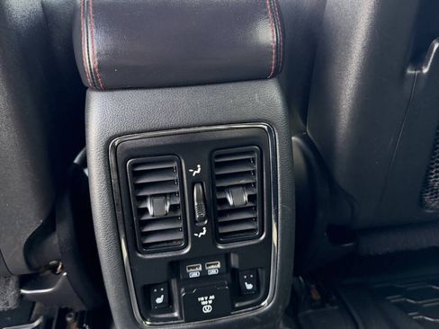Used 2017 Dodge Durango R/T AWD/4WD image 20