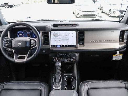 New 2026 Ford Bronco Outer Banks AWD/4WD image 12