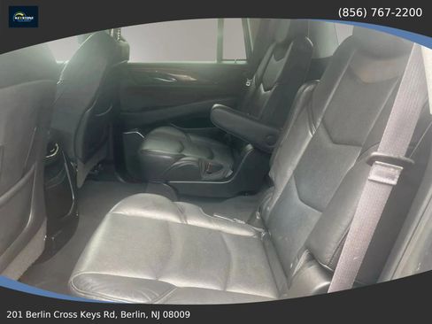 Used 2017 Cadillac Escalade Luxury RWD image 10