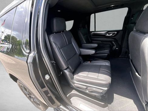 Used 2023 Chevrolet Suburban RST w/ Luxury Package RWD image 29