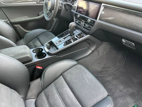 New 2026 Porsche Macan GTS image 17