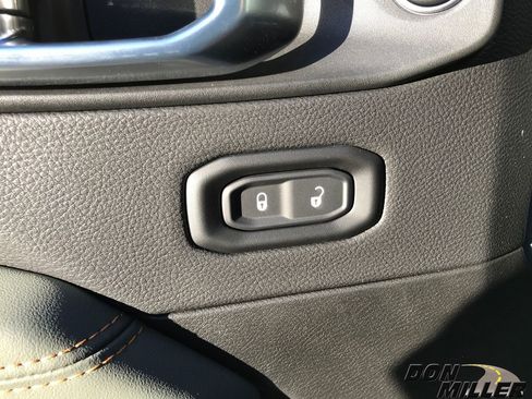 New 2026 Jeep Gladiator Mojave image 12