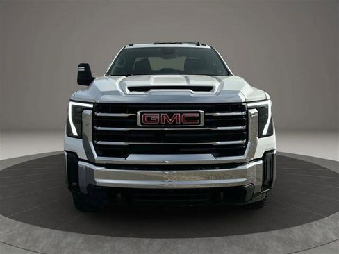Used 2024 GMC Sierra 2500 SLE image 8