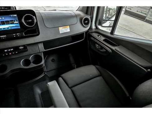 New 2026 Mercedes-Benz Sprinter 2500 image 7