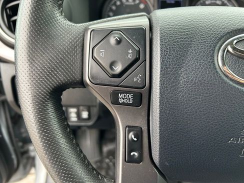 Used 2020 Toyota Tacoma TRD Off-Road image 13