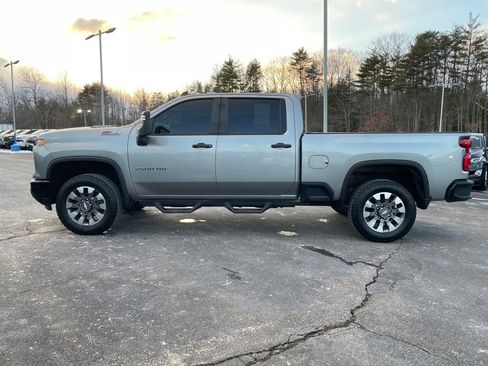 Used 2024 Chevrolet Silverado 2500 Custom w/ Custom Convenience Package image 3