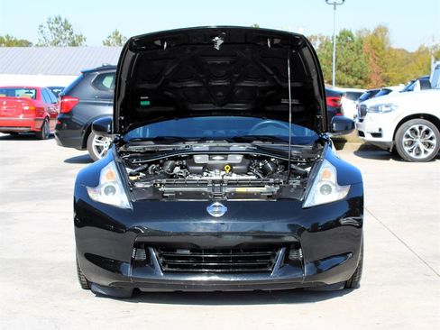 Used 2009 Nissan 370Z Touring image 25