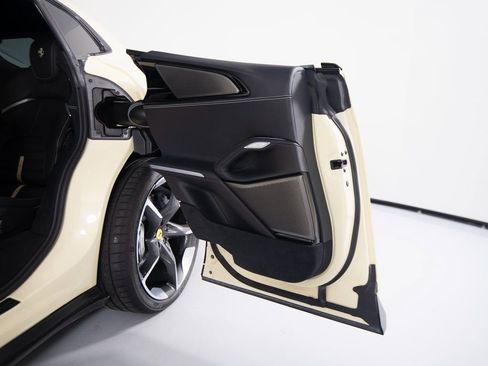 Used 2025 Ferrari Purosangue image 44