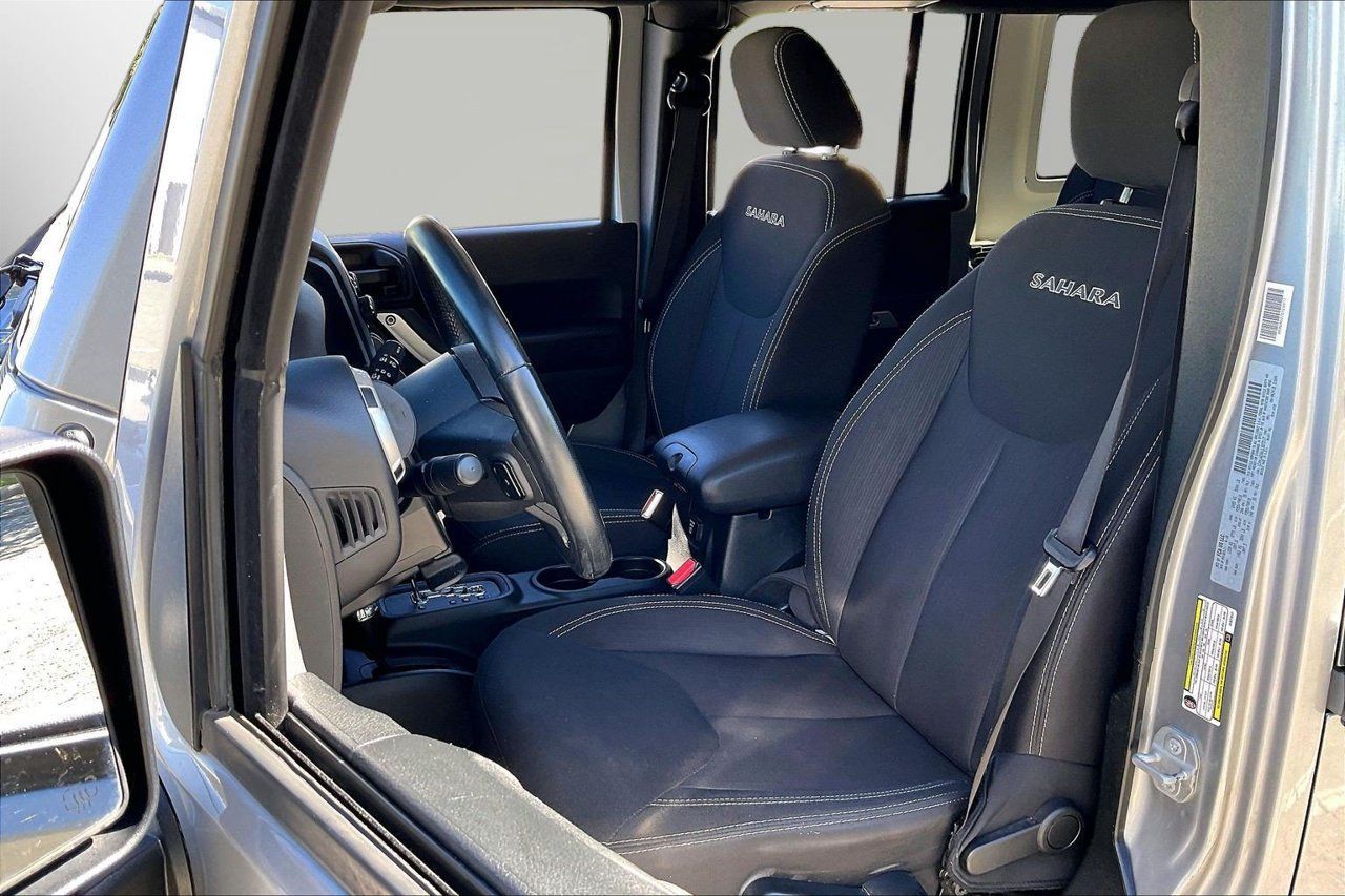 Certified 2018 Jeep Wrangler Unlimited Sahara AWD/4WD image 17