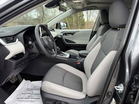 Certified 2025 Toyota RAV4 XLE w/ Convenience Package image 12