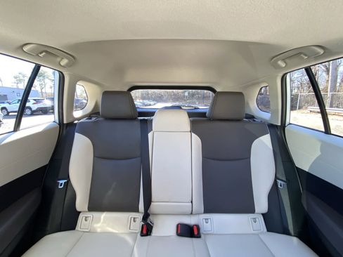 Certified 2023 Toyota Corolla Cross XLE image 32