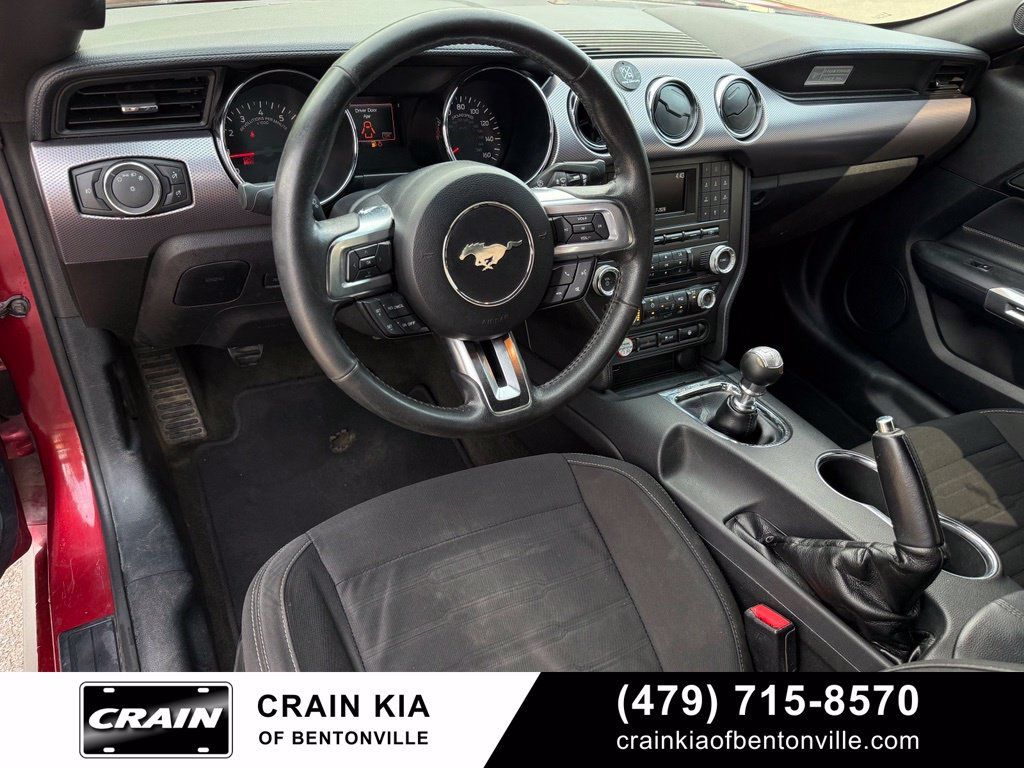 Used 2017 Ford Mustang Coupe RWD image 9